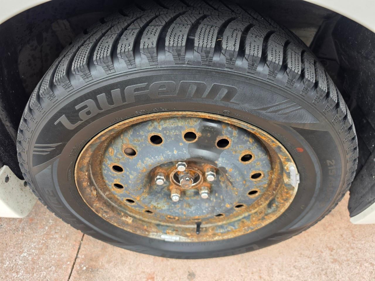 2012 Nissan Altima 2dr Cpe I4 CVT 2.5 S Photo