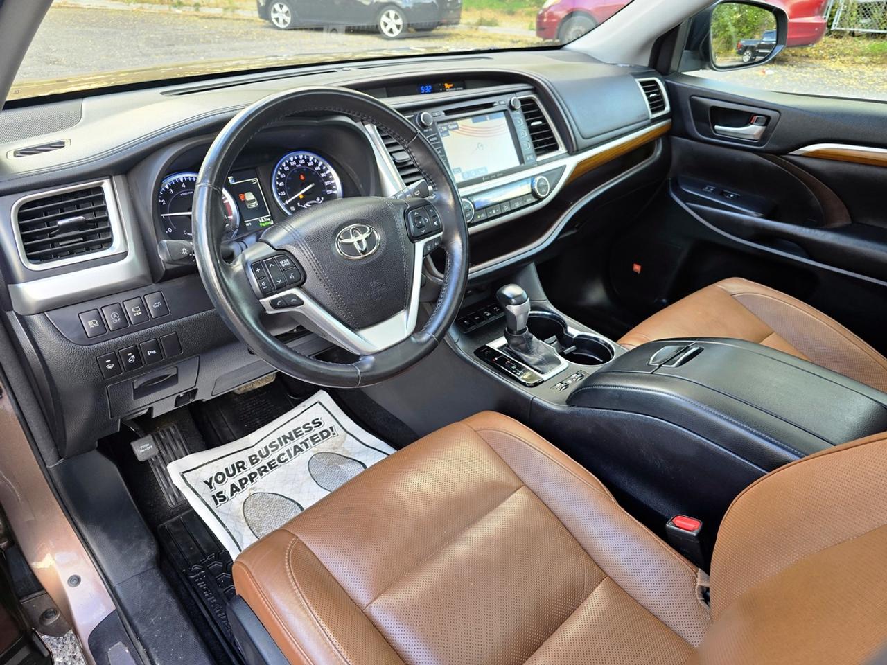 2017 Toyota Highlander Limited 7-Passenger | Clean Carfax! Photo4