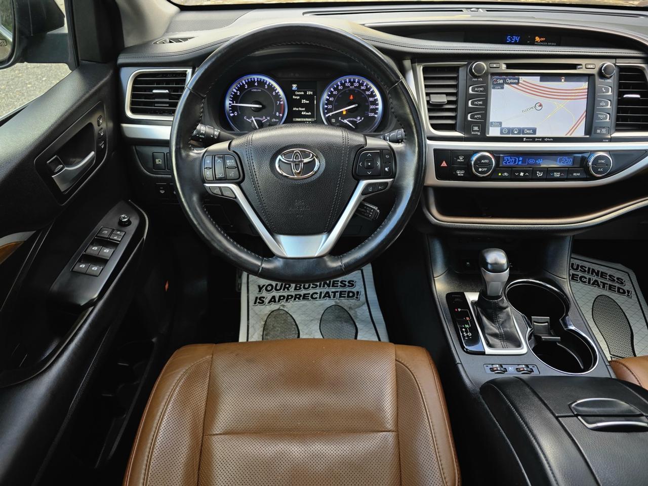 2017 Toyota Highlander Limited 7-Passenger | Clean Carfax! Photo