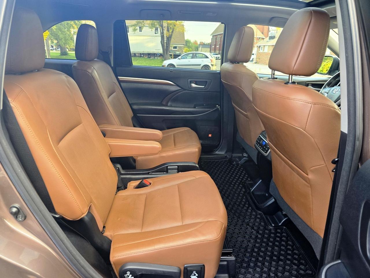 2017 Toyota Highlander Limited 7-Passenger | Clean Carfax! Photo