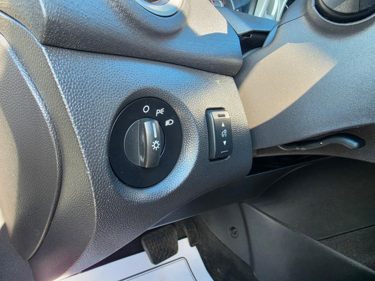 2013 Ford Fiesta 5DR HB TITANIUM Photo