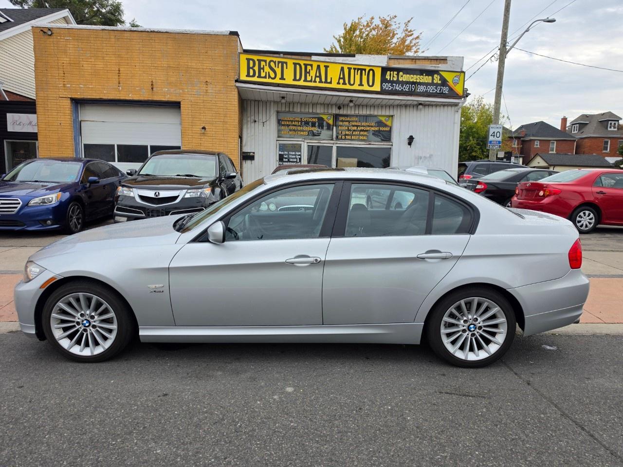 2010 BMW 3 Series 4dr Sdn 328i xDrive AWD Photo3