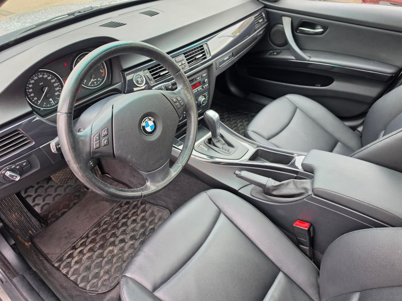 2010 BMW 3 Series 4dr Sdn 328i xDrive AWD Photo