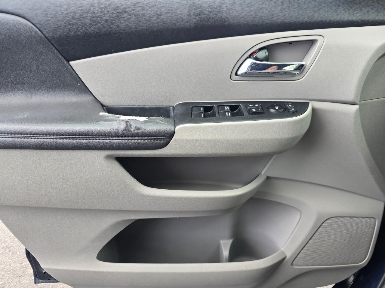2015 Honda Odyssey EX Photo
