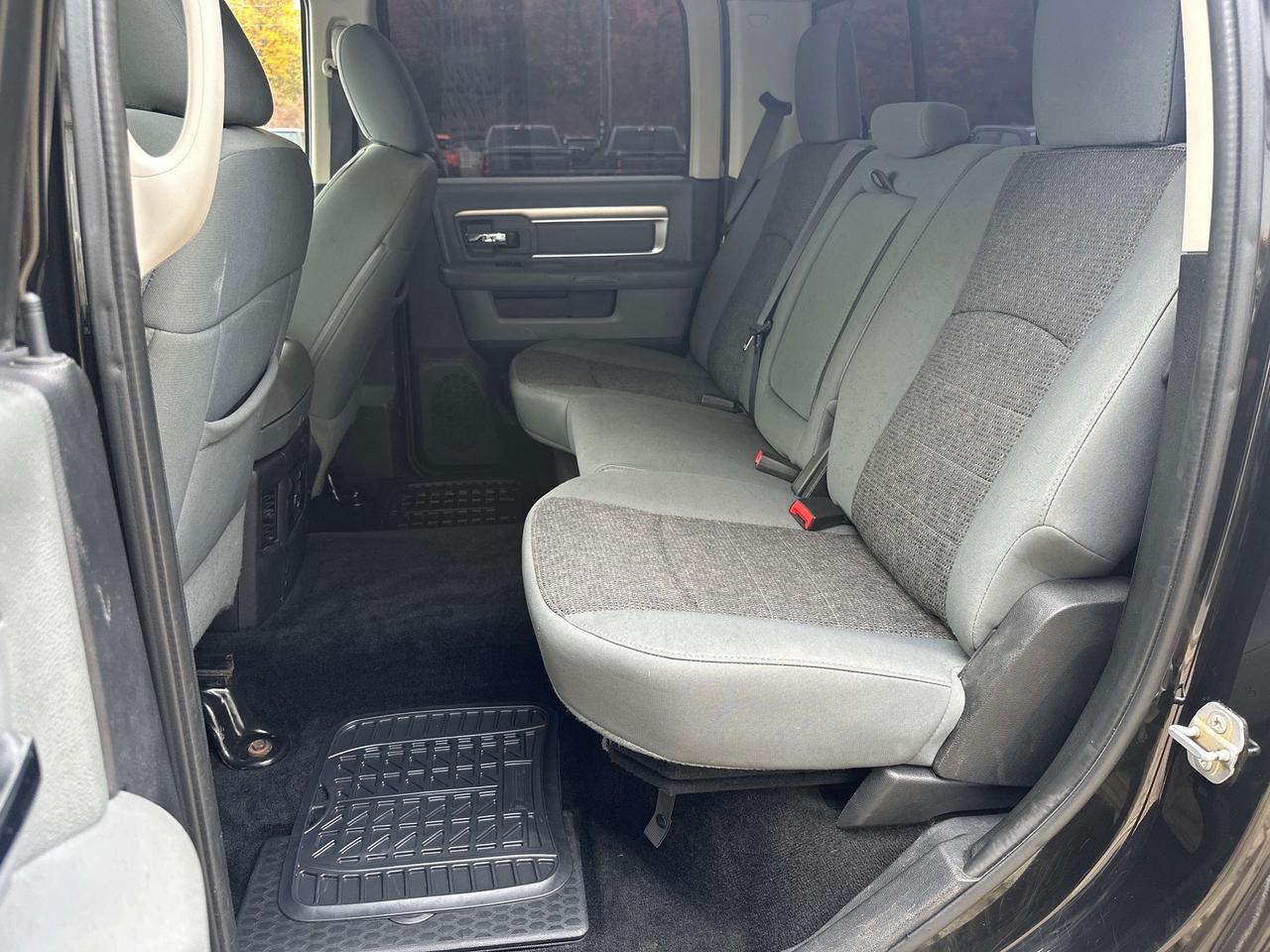 2016 RAM 3500 SLT Photo