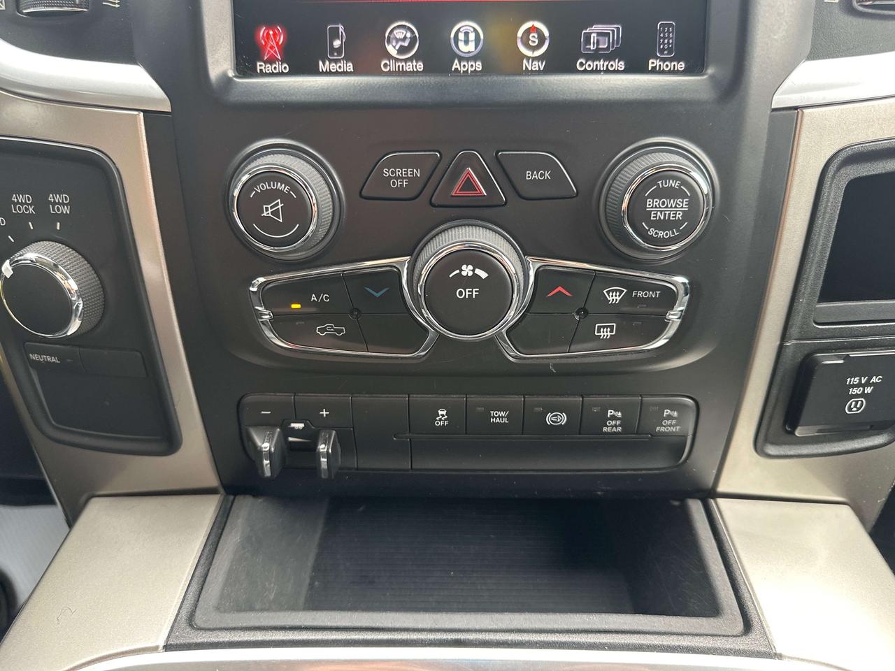 2016 RAM 3500 SLT Photo