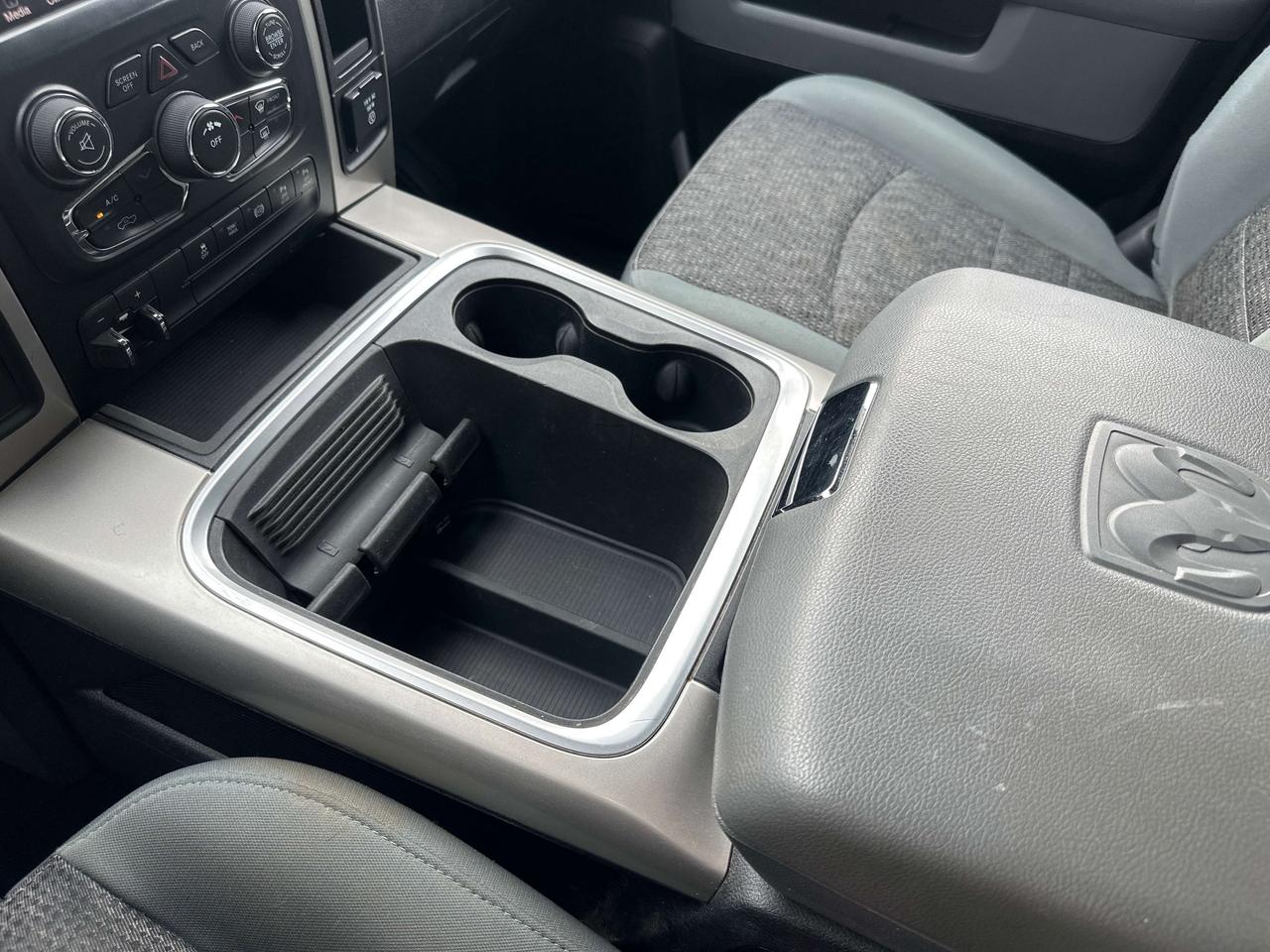 2016 RAM 3500 SLT Photo