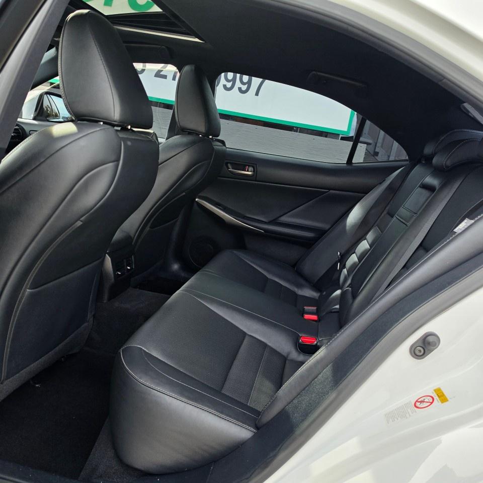 2018 Lexus IS IS 300 AWD Photo