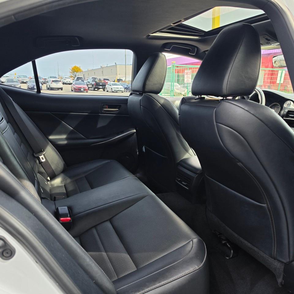 2018 Lexus IS IS 300 AWD Photo