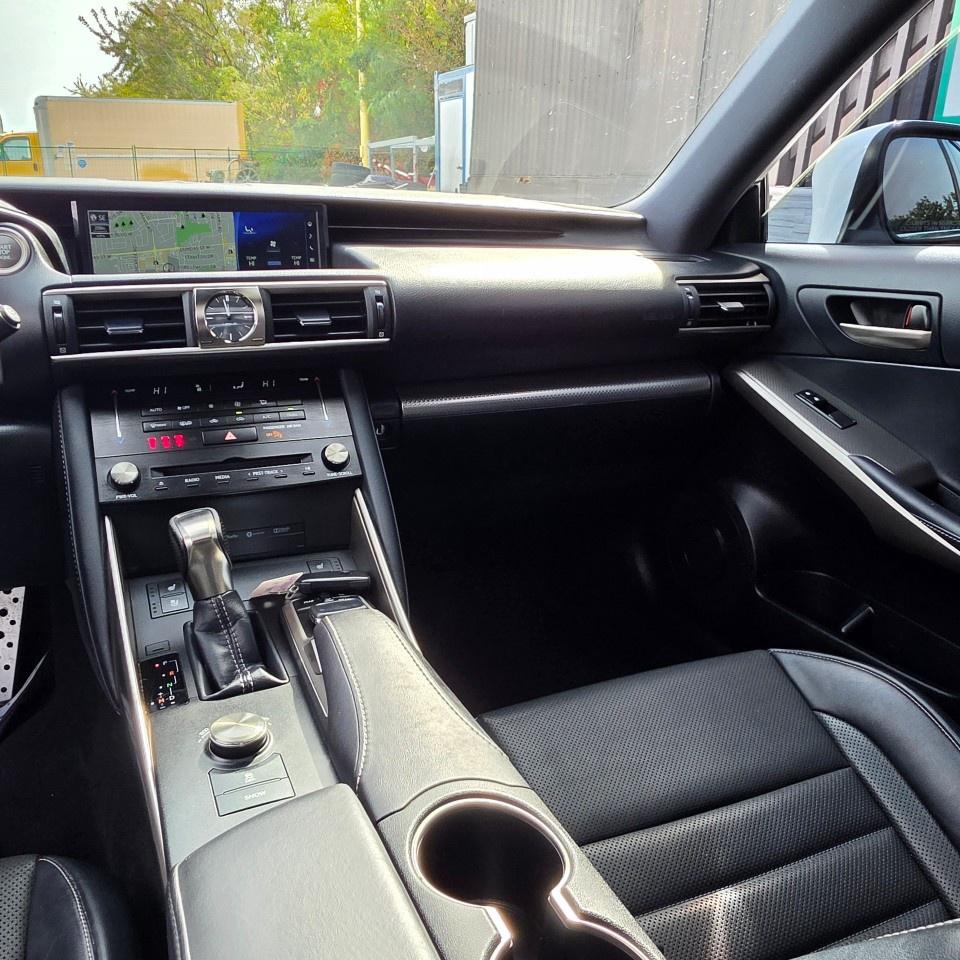 2018 Lexus IS IS 300 AWD Photo
