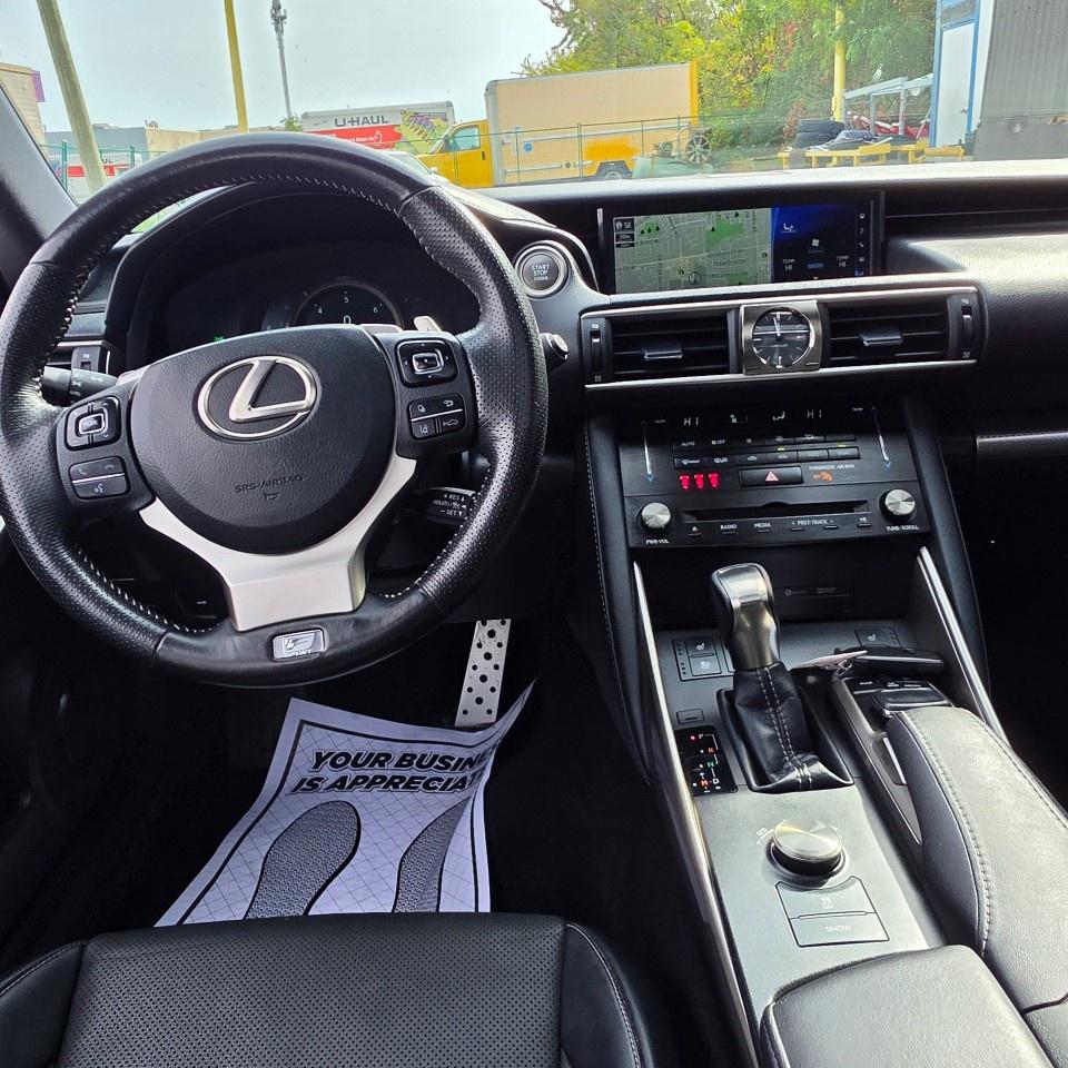 2018 Lexus IS IS 300 AWD Photo
