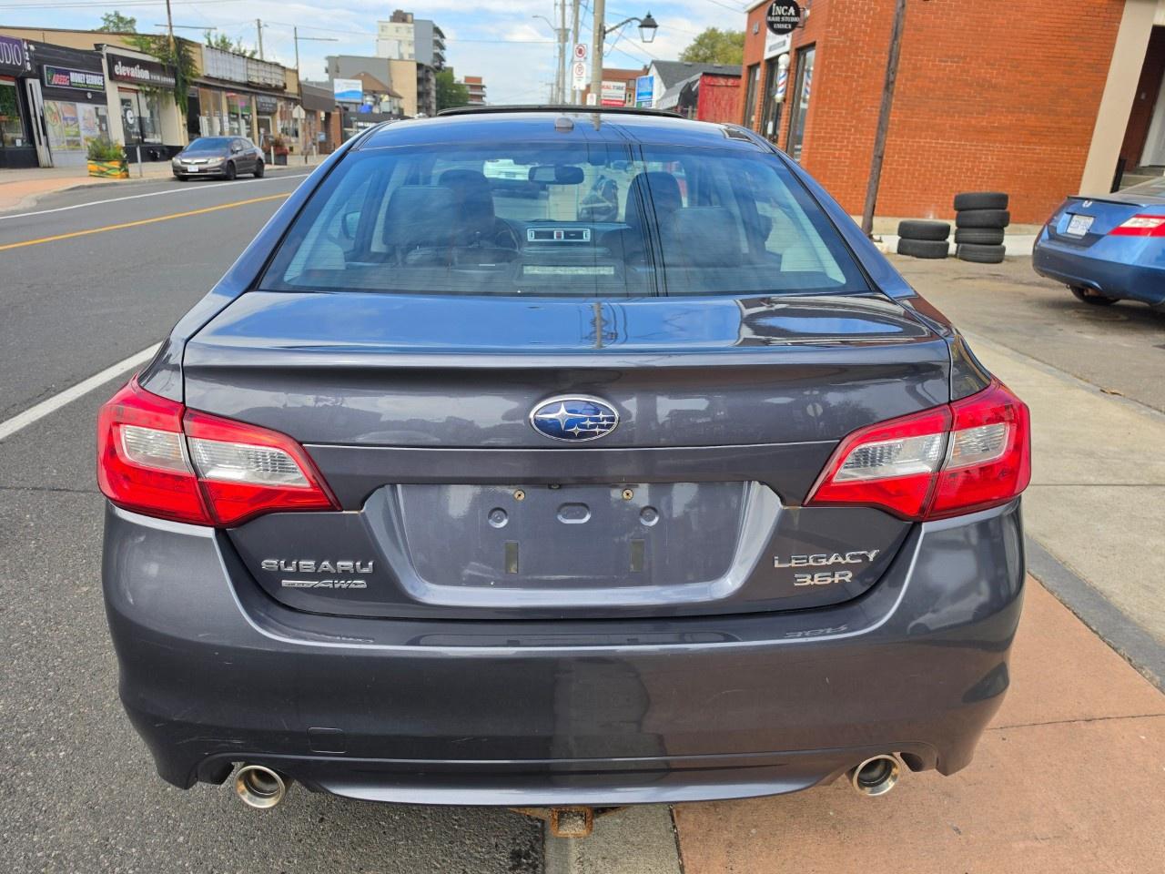 2016 Subaru Legacy 4dr Sdn CVT 3.6R w/Limited & Tech Pkg Photo