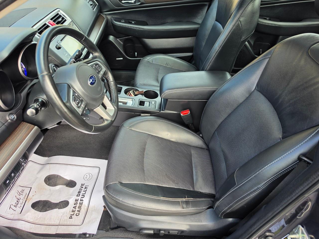 2016 Subaru Legacy 4dr Sdn CVT 3.6R w/Limited & Tech Pkg Photo