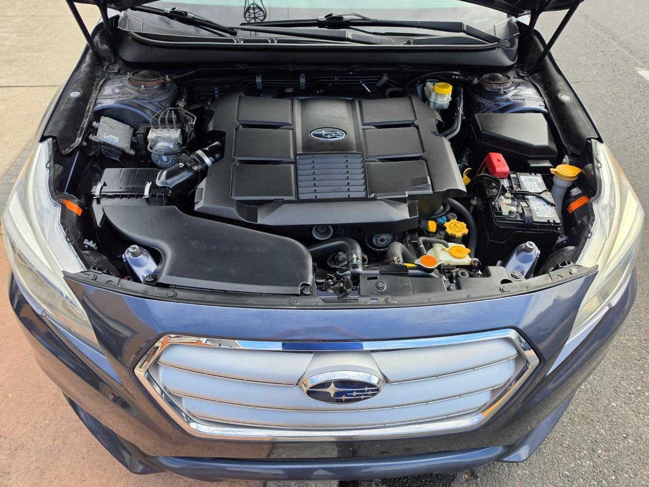 2016 Subaru Legacy 4dr Sdn CVT 3.6R w/Limited & Tech Pkg Photo