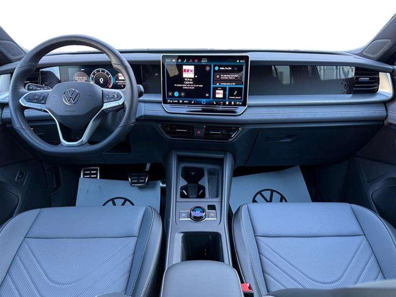 2026 Volkswagen Tiguan Comfortline R-Line Black Edition 4MOTION Photo