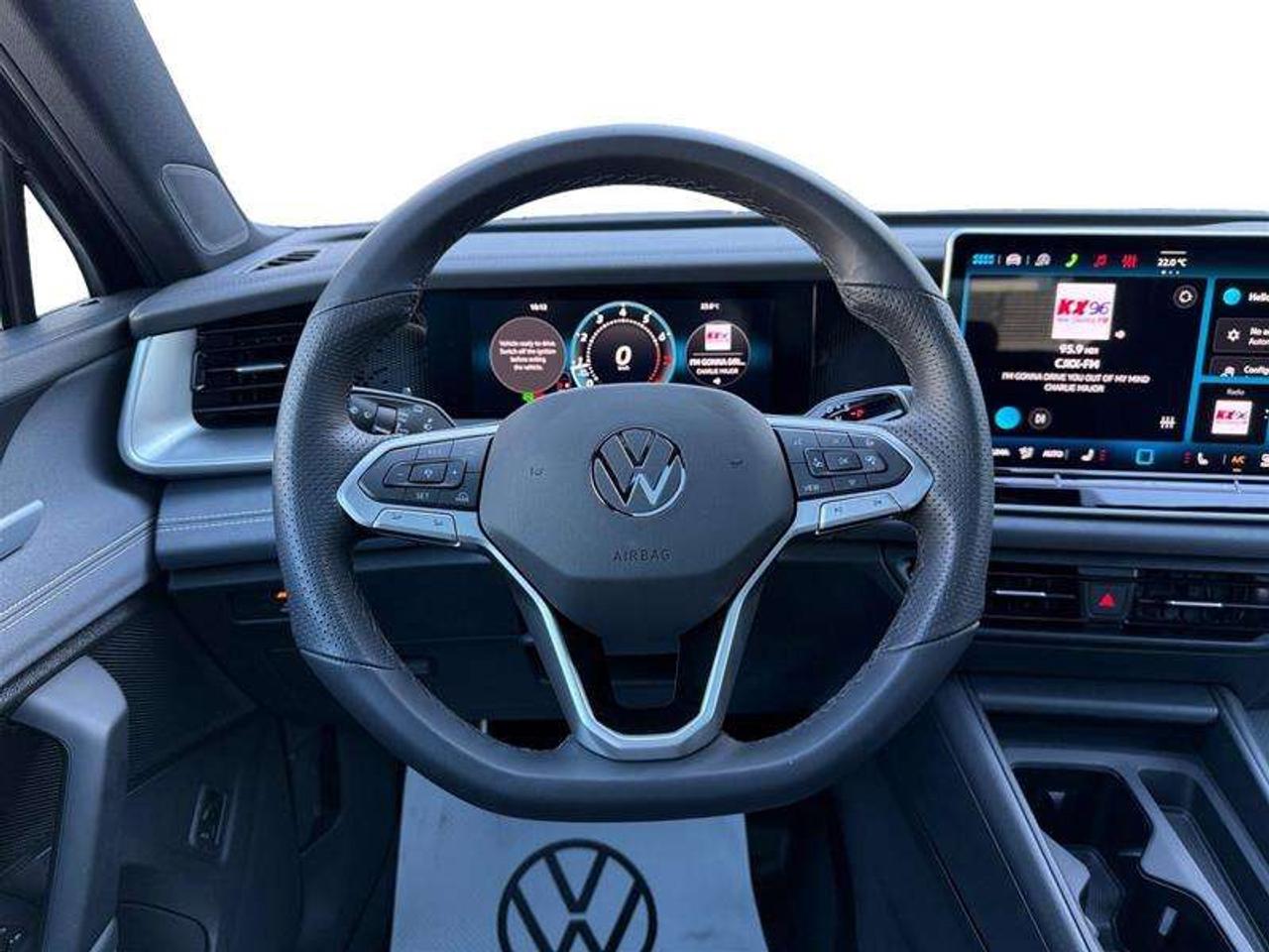 2026 Volkswagen Tiguan Comfortline R-Line Black Edition 4MOTION Photo