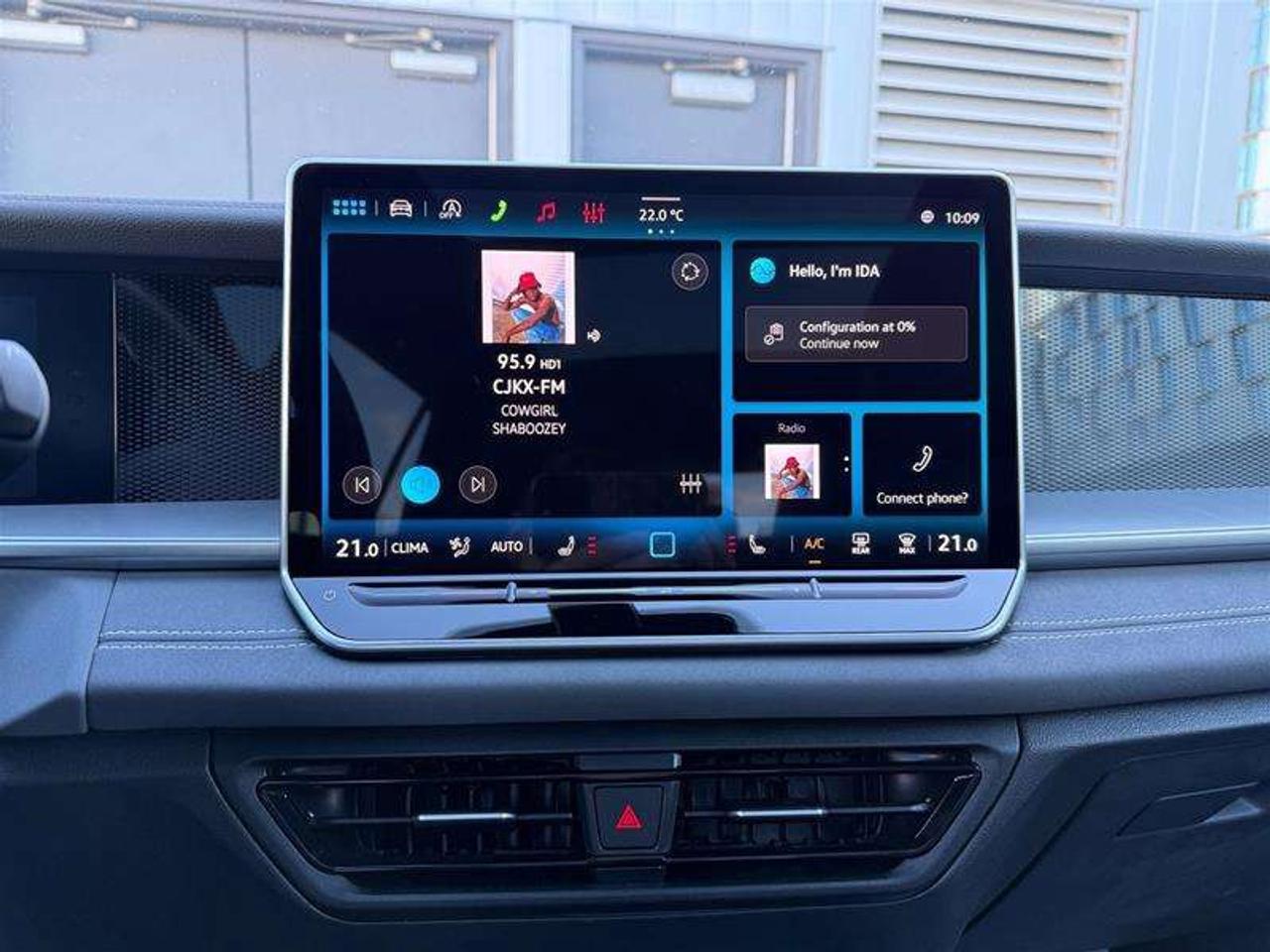 2026 Volkswagen Tiguan Comfortline R-Line Black Edition 4MOTION Photo