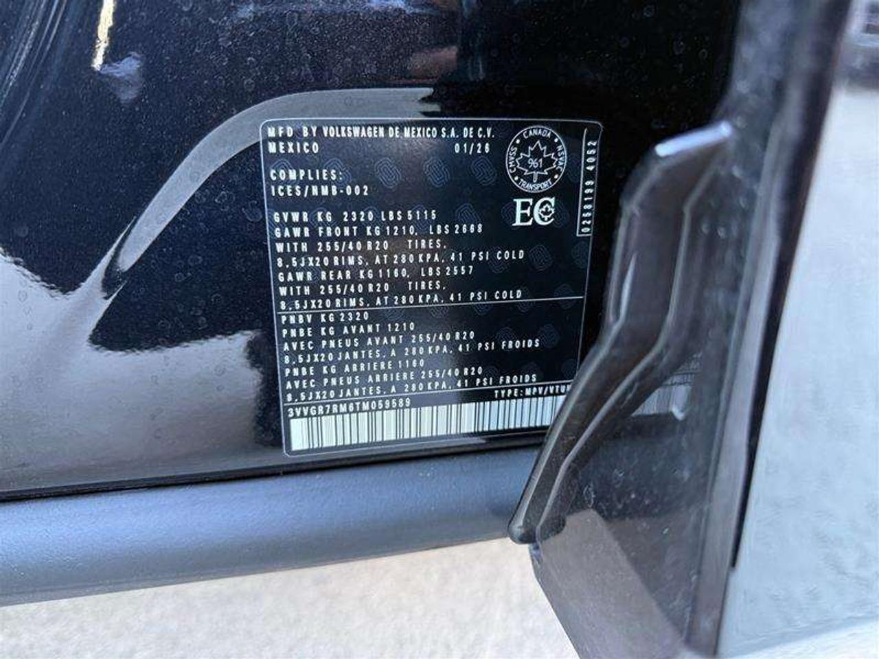 2026 Volkswagen Tiguan Comfortline R-Line Black Edition 4MOTION Photo
