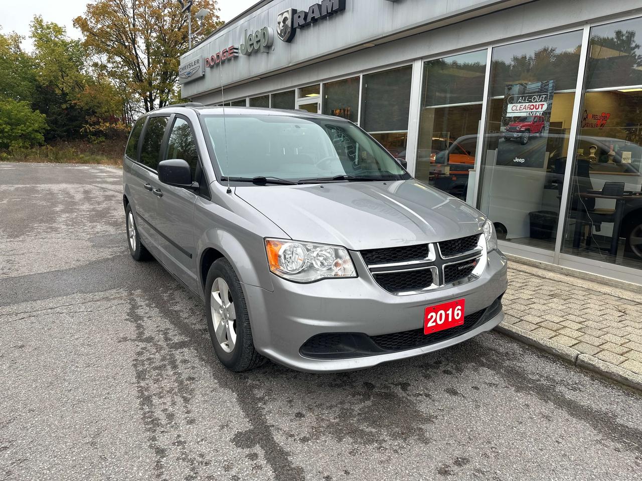 2016 Dodge Grand Caravan CANADA VALUE PACKAGE Photo2