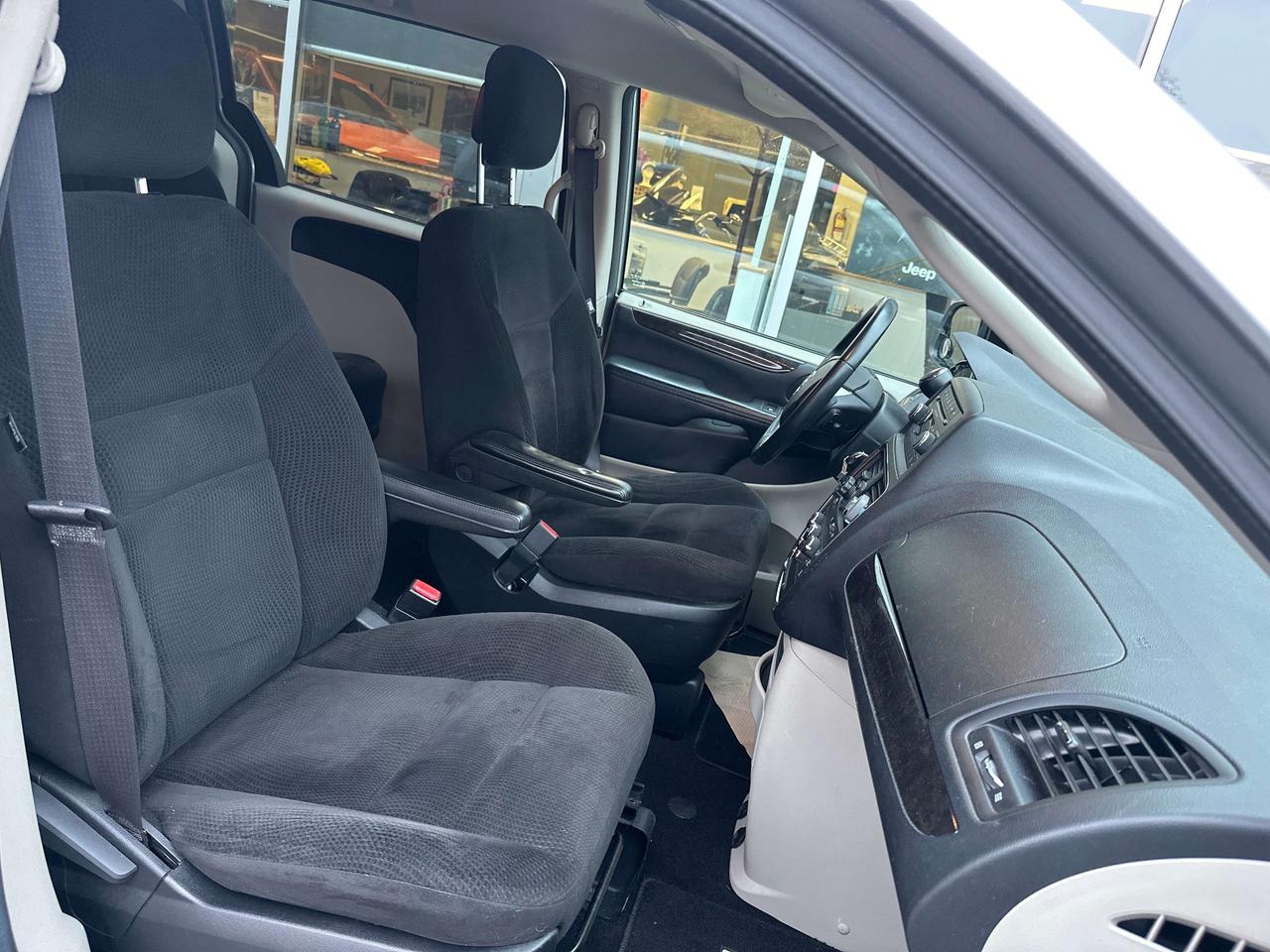2016 Dodge Grand Caravan CANADA VALUE PACKAGE Photo