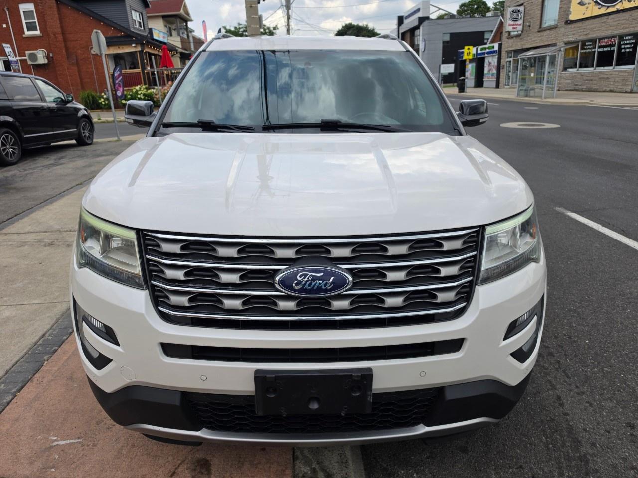 2017 Ford Explorer 4WD 4dr XLT Photo5
