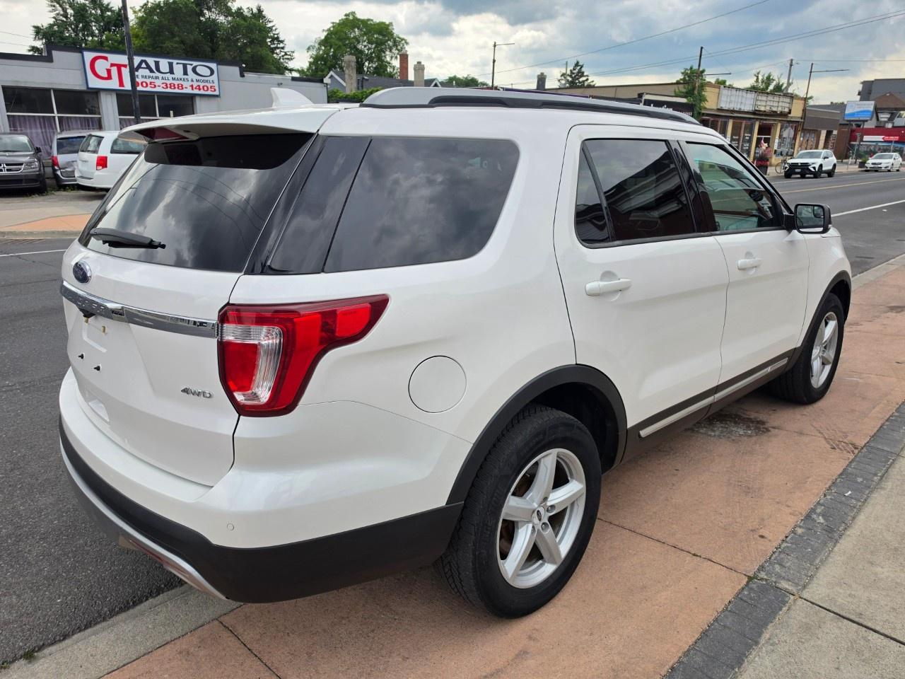 2017 Ford Explorer 4WD 4dr XLT Photo