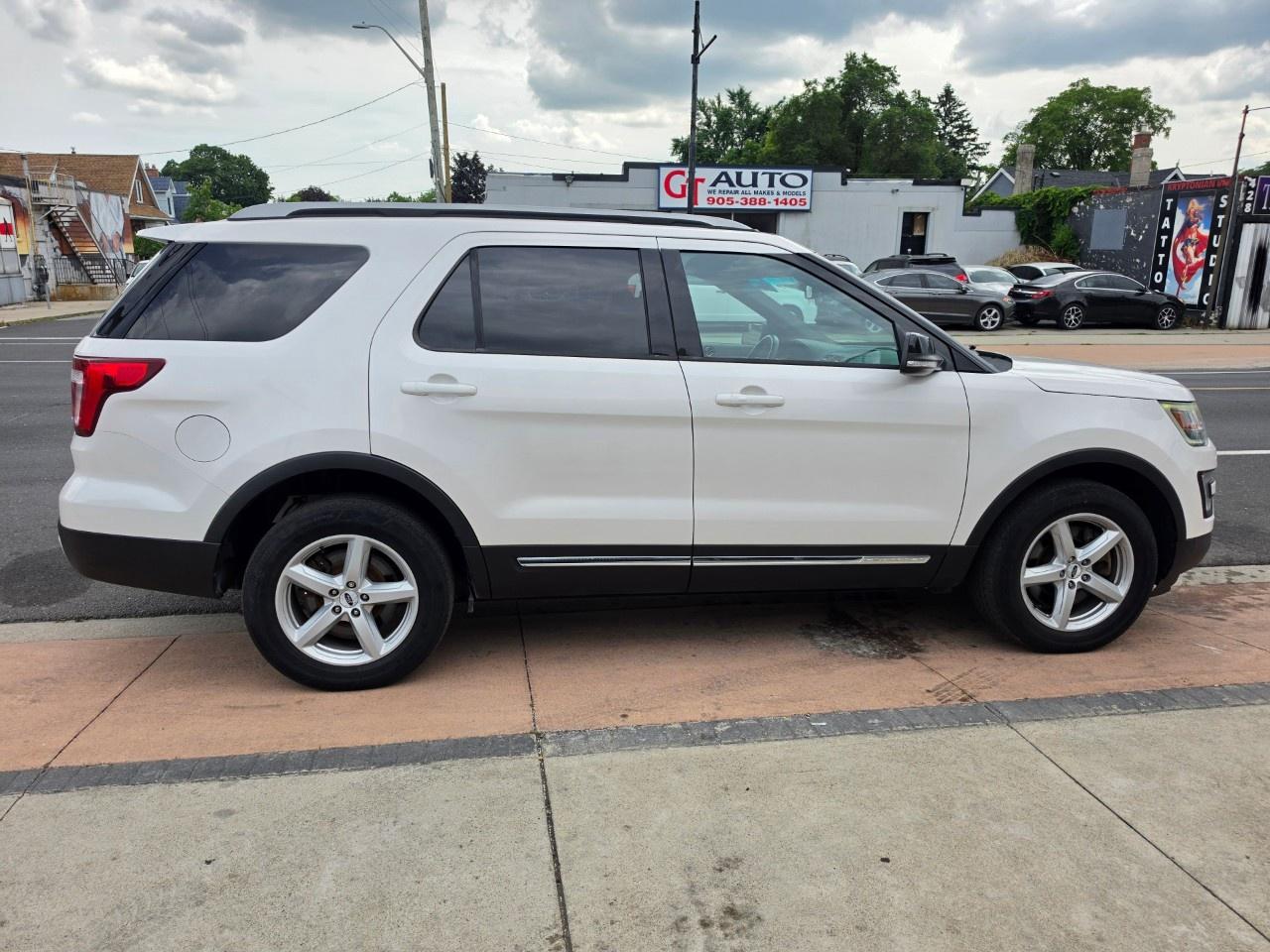 2017 Ford Explorer 4WD 4dr XLT Photo