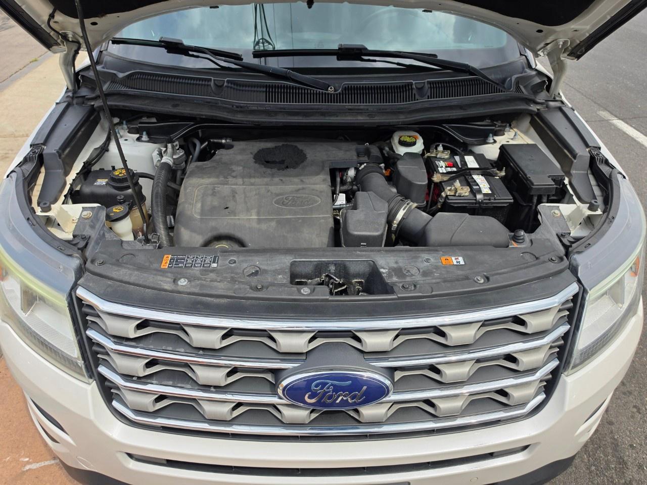 2017 Ford Explorer 4WD 4dr XLT Photo