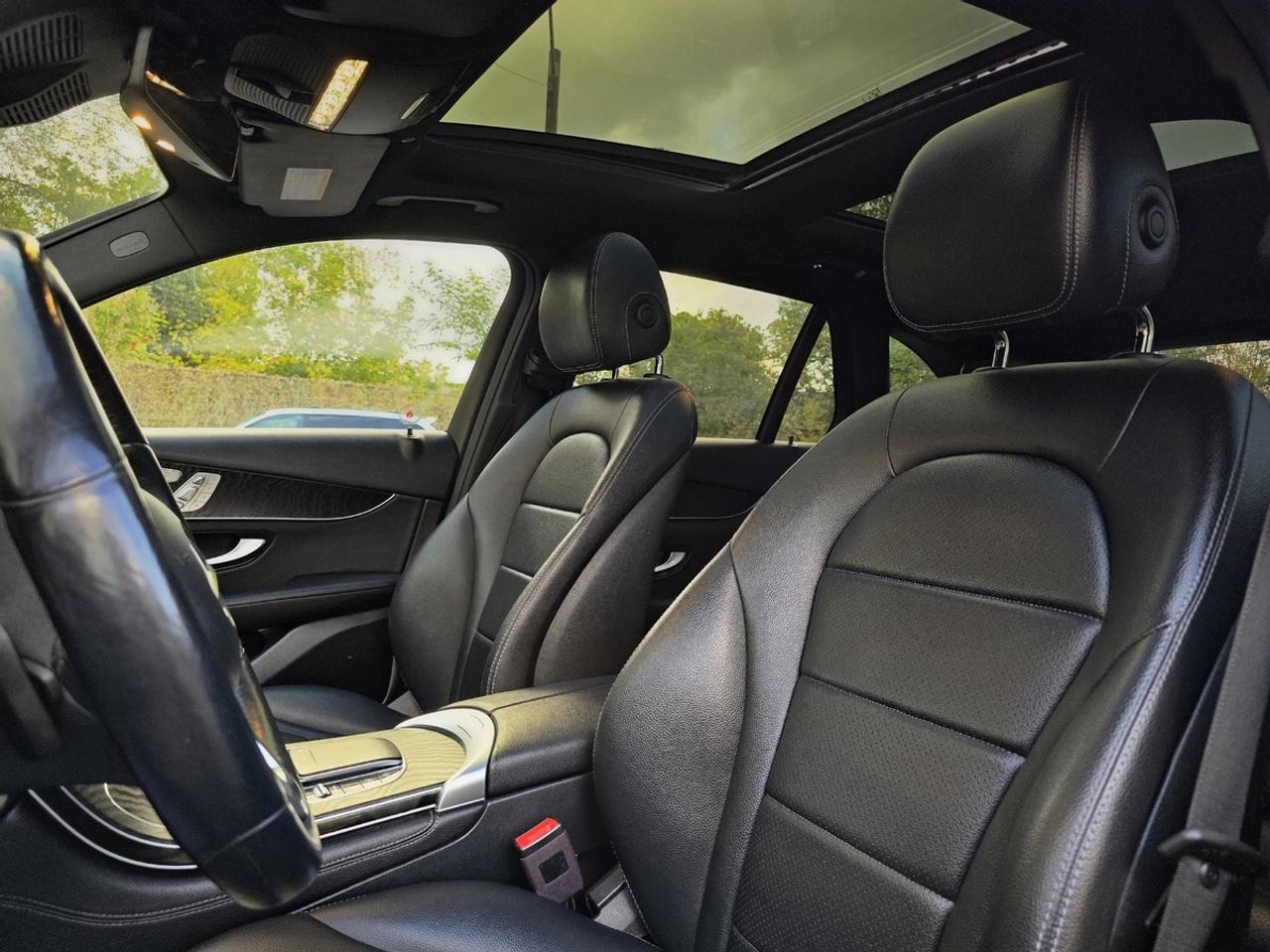 2020 Mercedes-Benz GLC GLC 300 4MATIC | Clean Carfax! Photo