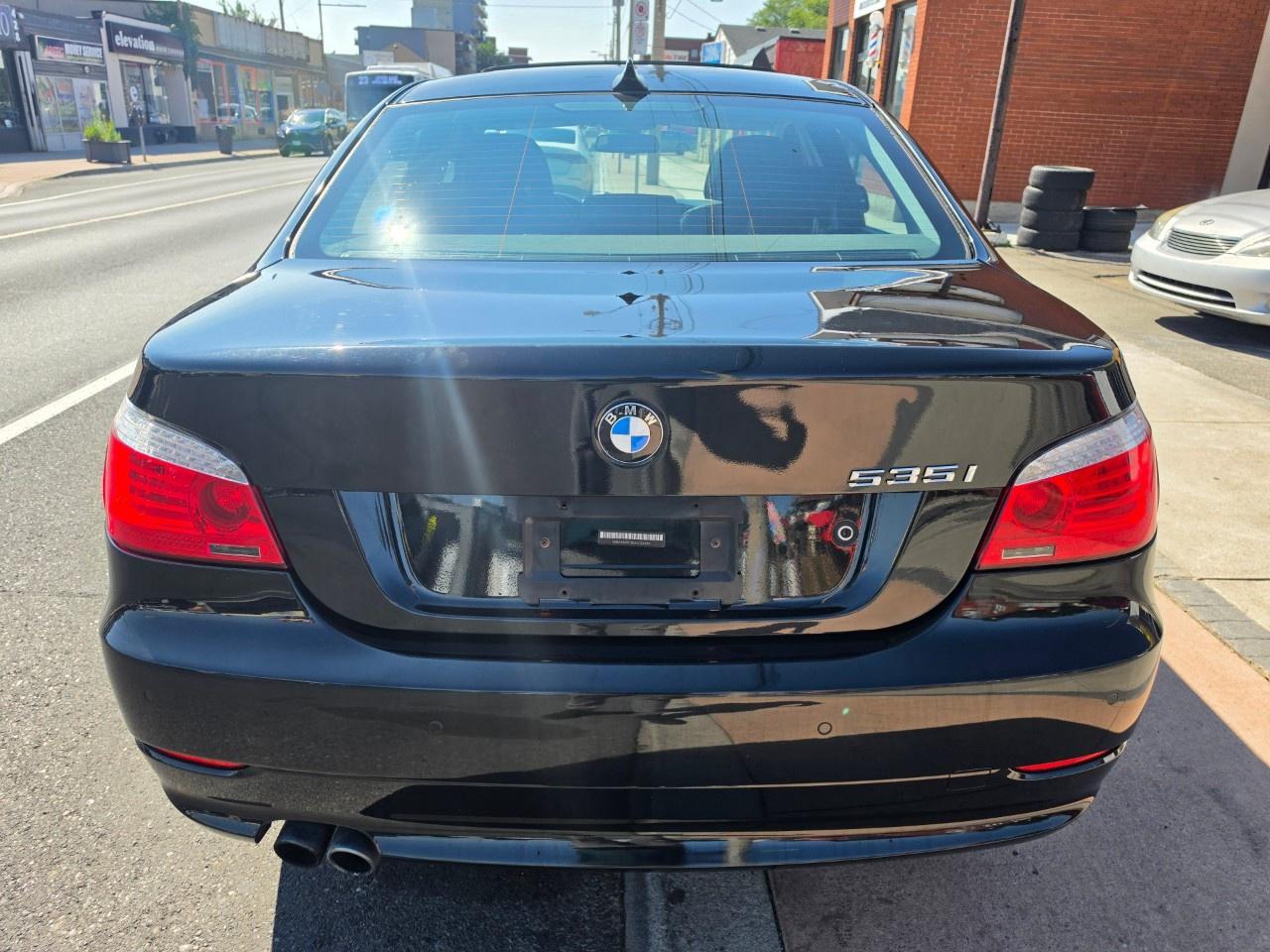 2010 BMW 5 Series 4dr Sdn 535i xDrive AWD Photo