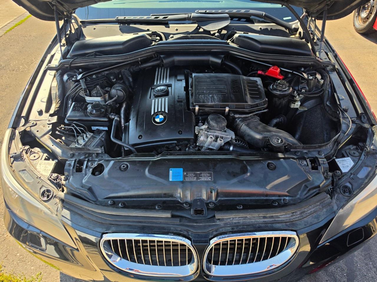2010 BMW 5 Series 4dr Sdn 535i xDrive AWD Photo