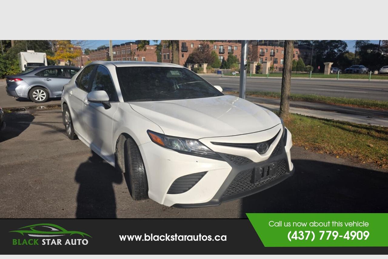 2020 Toyota Camry SE Photo