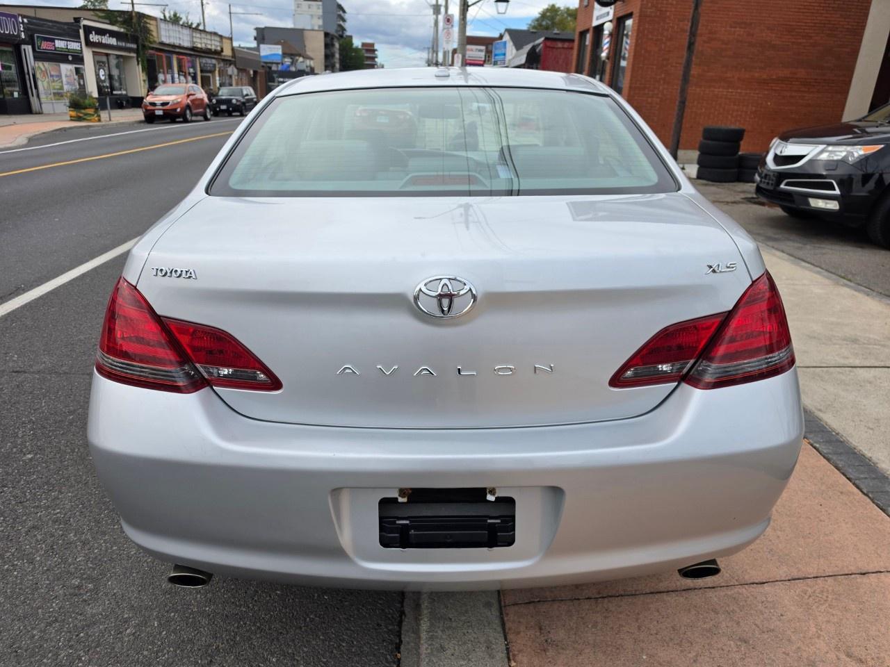 2009 Toyota Avalon 4DR SDN XLS Photo