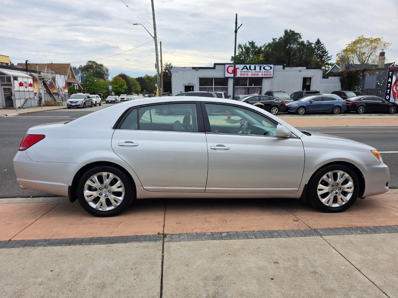 2009 Toyota Avalon 4DR SDN XLS Photo