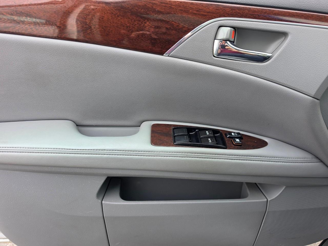 2009 Toyota Avalon 4DR SDN XLS Photo