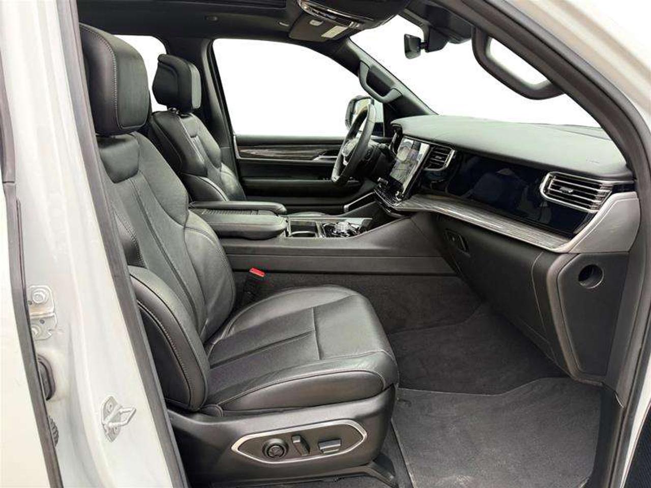 2022 Jeep Wagoneer Series II Photo