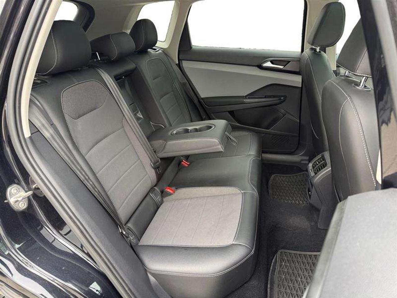 2022 Volkswagen Taos Comfortline 1.5T 7sp at DSG w/ Tip 4M Photo