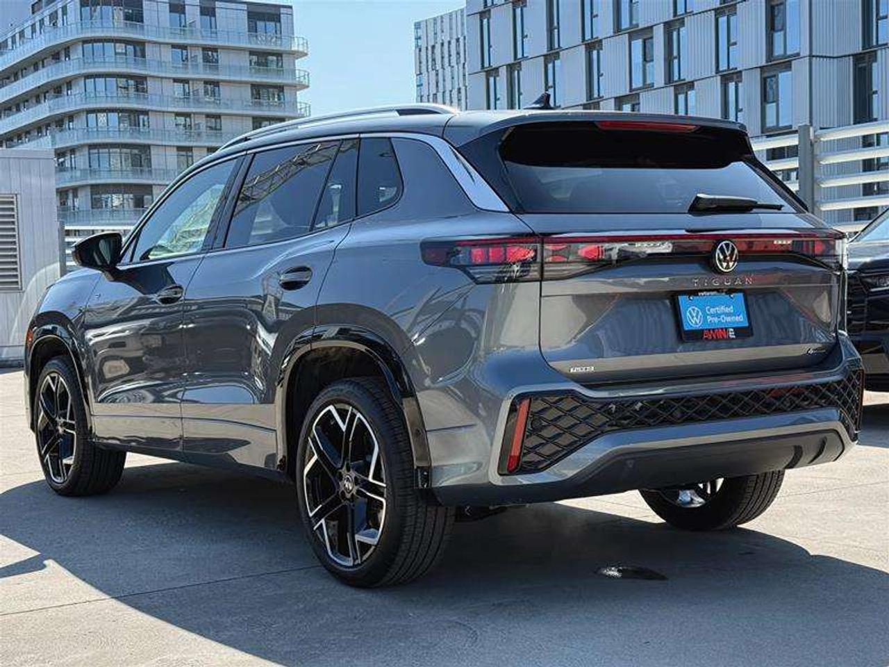 2026 Volkswagen Tiguan Highline Turbo R-Line 4MOTION Photo