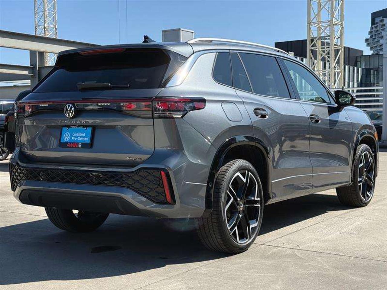 2026 Volkswagen Tiguan Highline Turbo R-Line 4MOTION Photo