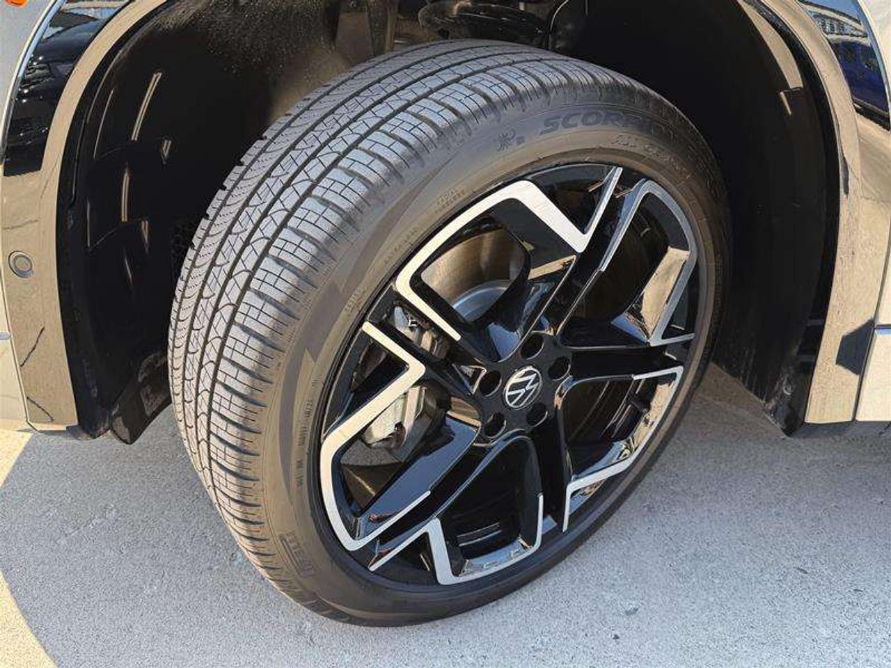 2026 Volkswagen Tiguan Highline Turbo R-Line 4MOTION Photo