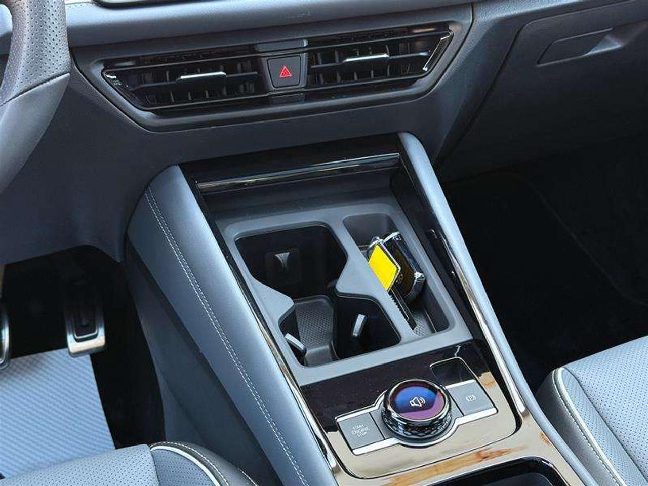 2026 Volkswagen Tiguan Highline Turbo R-Line 4MOTION Photo