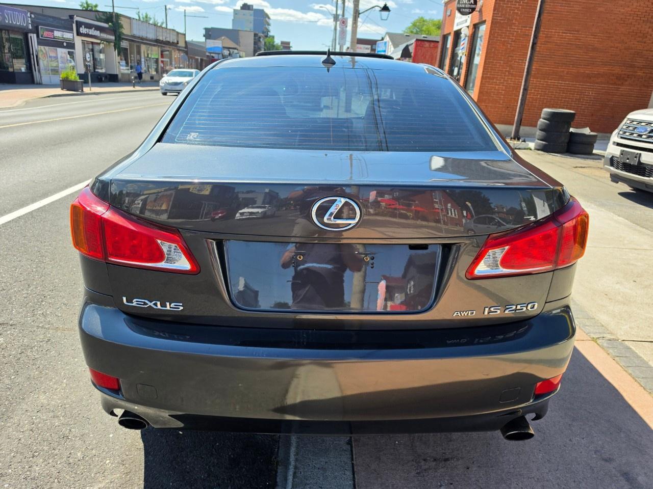 2009 Lexus IS 250 4DR SDN AUTO AWD Photo