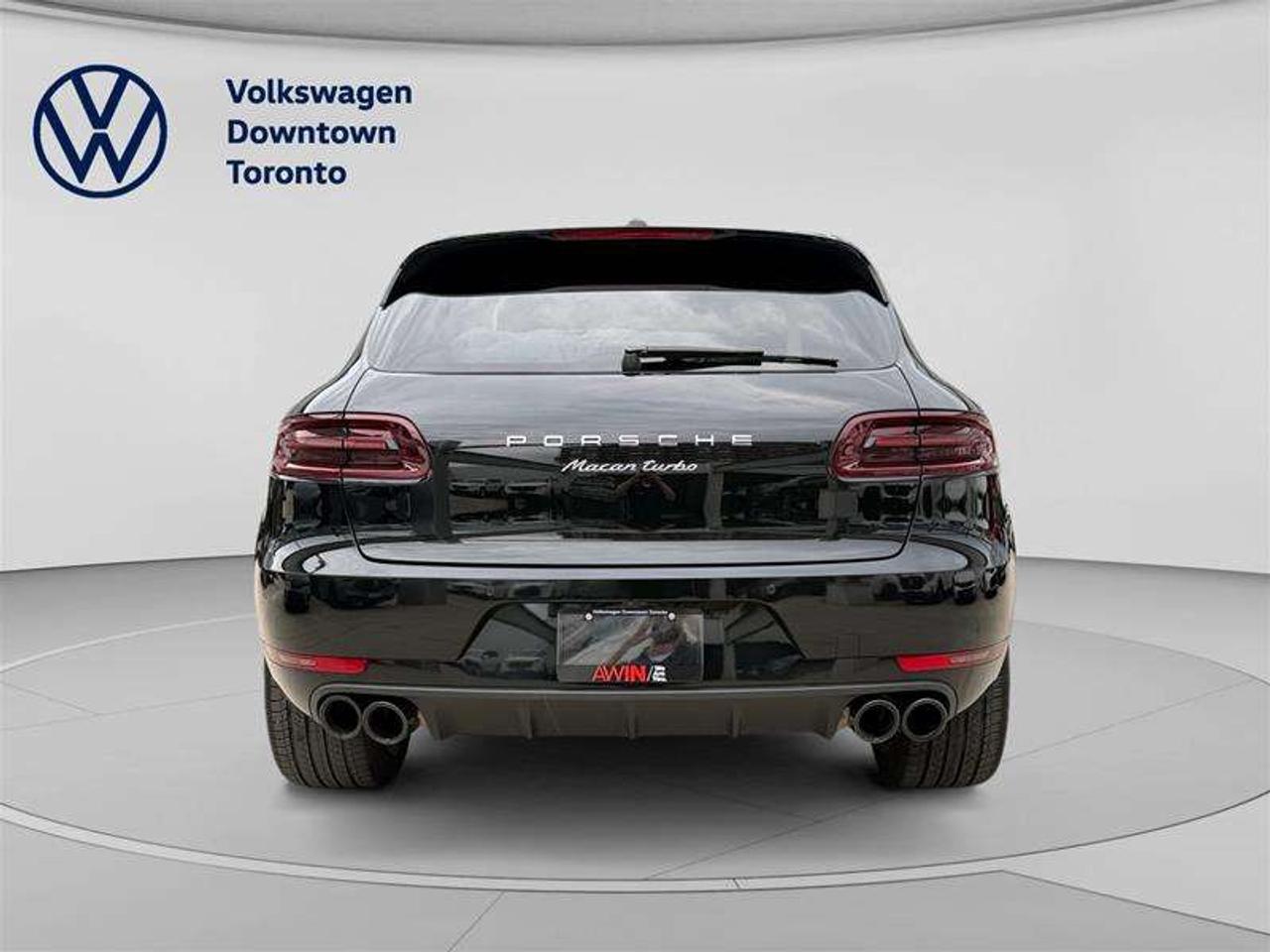 2018 Porsche Macan Turbo Photo