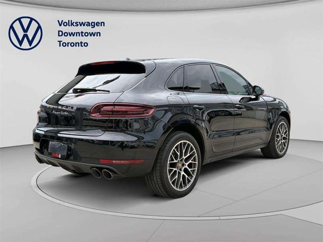 2018 Porsche Macan Turbo Photo