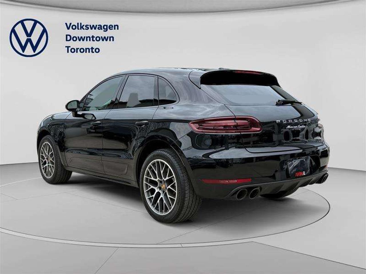 2018 Porsche Macan Turbo Photo