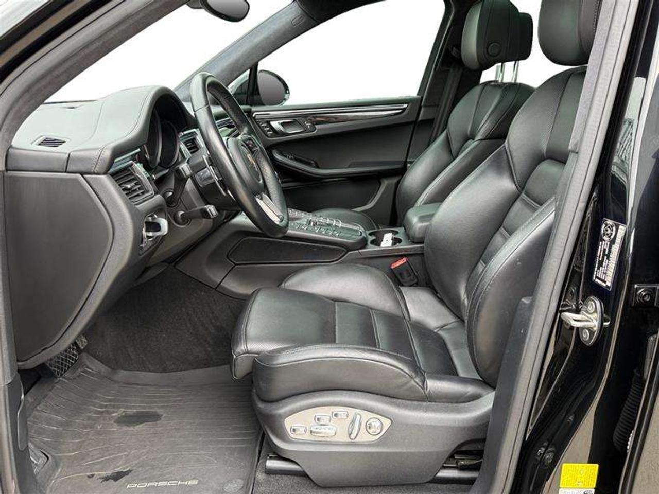 2018 Porsche Macan Turbo Photo