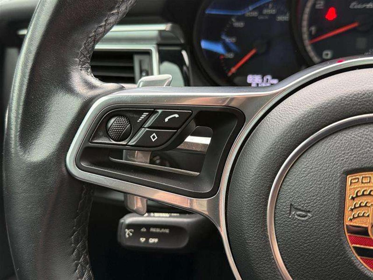 2018 Porsche Macan Turbo Photo