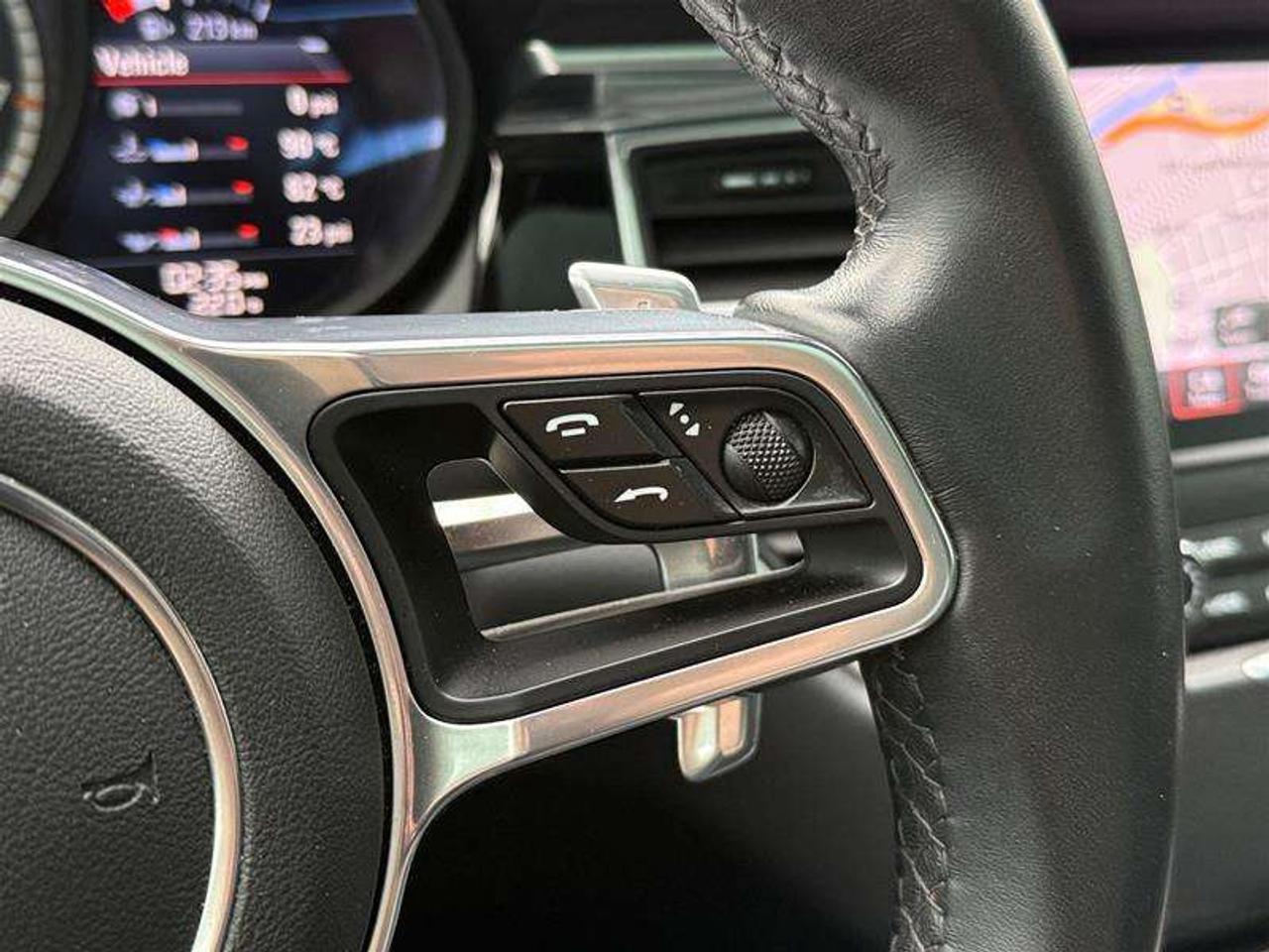 2018 Porsche Macan Turbo Photo