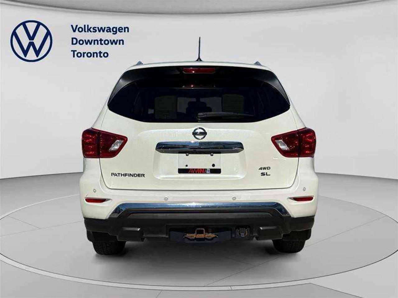2018 Nissan Pathfinder SL Premium V6 4x4 at Photo3