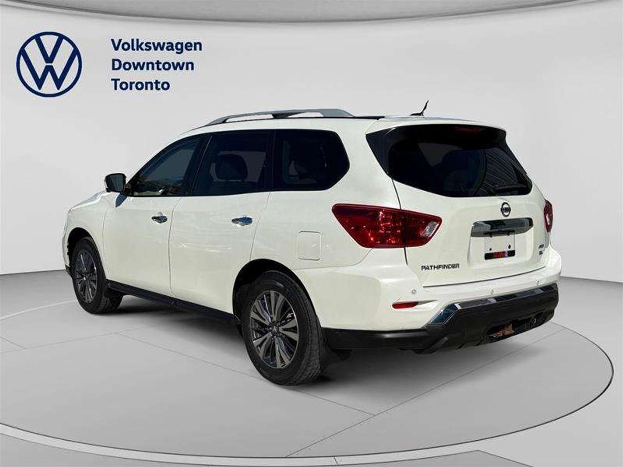 2018 Nissan Pathfinder SL Premium V6 4x4 at Photo